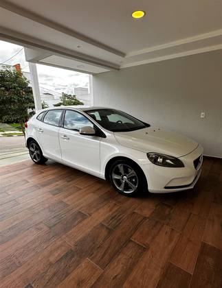 VOLVO V40 2.0 T4 KINETIC GASOLINA 4P AUTOMÁTICO